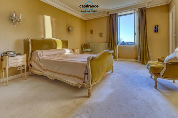 Maison à vendre 6 pièces de 165m2 habitables sur terrain de 770m2 avec piscine et garage