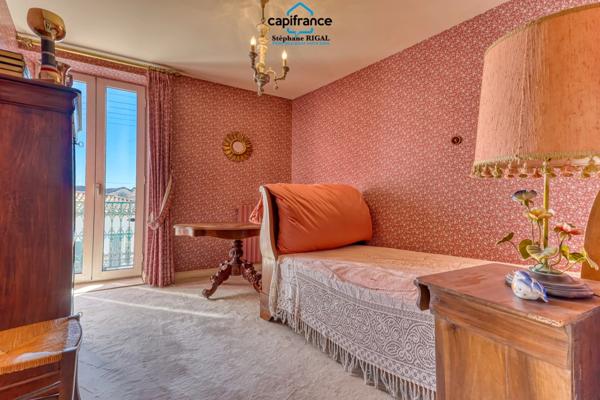 Maison à vendre 6 pièces de 165m2 habitables sur terrain de 770m2 avec piscine et garage