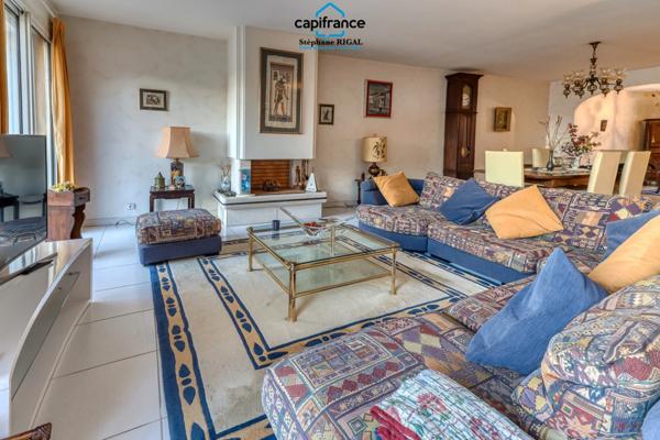 Maison à vendre 6 pièces de 165m2 habitables sur terrain de 770m2 avec piscine et garage