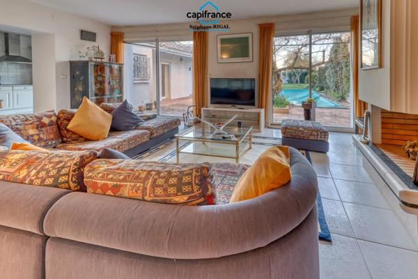 Maison à vendre 6 pièces de 165m2 habitables sur terrain de 770m2 avec piscine et garage