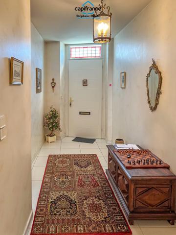 Maison à vendre 6 pièces de 165m2 habitables sur terrain de 770m2 avec piscine et garage