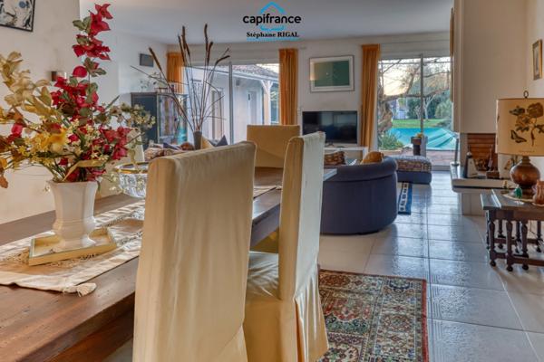 Maison à vendre 6 pièces de 165m2 habitables sur terrain de 770m2 avec piscine et garage