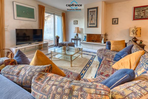 Maison à vendre 6 pièces de 165m2 habitables sur terrain de 770m2 avec piscine et garage