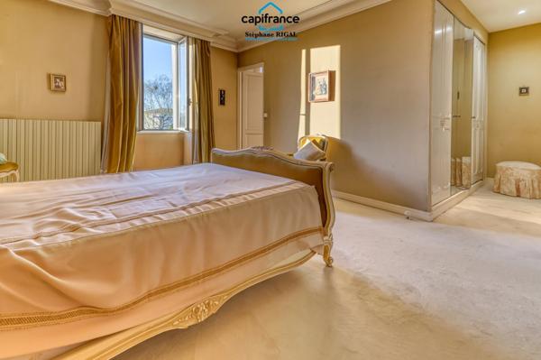 Maison à vendre 6 pièces de 165m2 habitables sur terrain de 770m2 avec piscine et garage