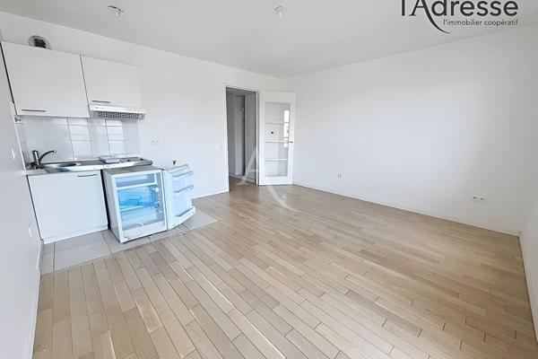Studio de 27.31 m² avec balcon - Suresnes - Résidence récente