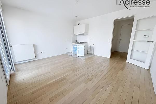 Studio de 27.31 m² avec balcon - Suresnes - Résidence récente