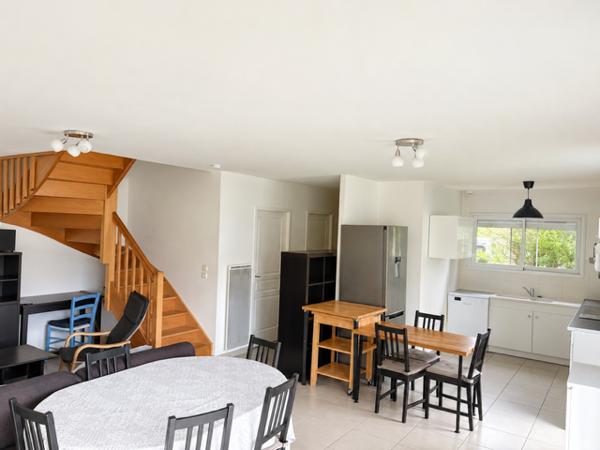 Maison
         4 pièces
        - 96 m² 365 000 € *