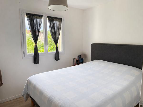 Maison
         4 pièces
        - 96 m² 365 000 € *
