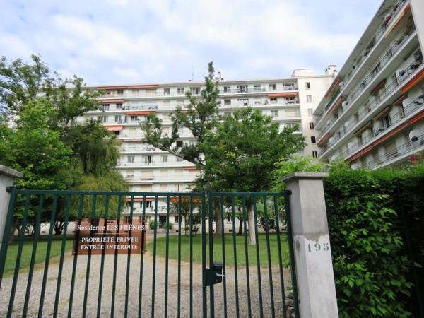 Parking · Location Bordeaux (33000) 12m²
