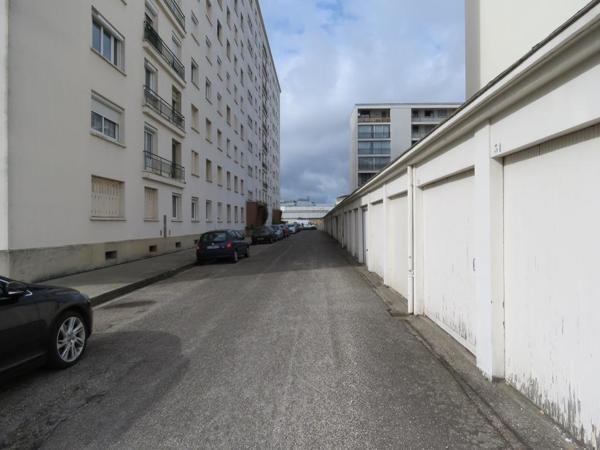 Parking · Location Bordeaux (33000) 12m²