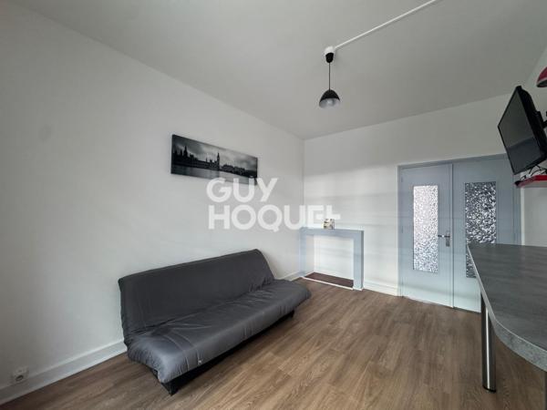 APPARTEMENT À LOUER DE 4 PIÈCES DE 11,00 M²