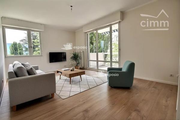 À découvrir à Meylan : beau T4 de 81 m² rénové en 2022, situé au 4e étage sur 10 d'une copropriété bien entretenue.