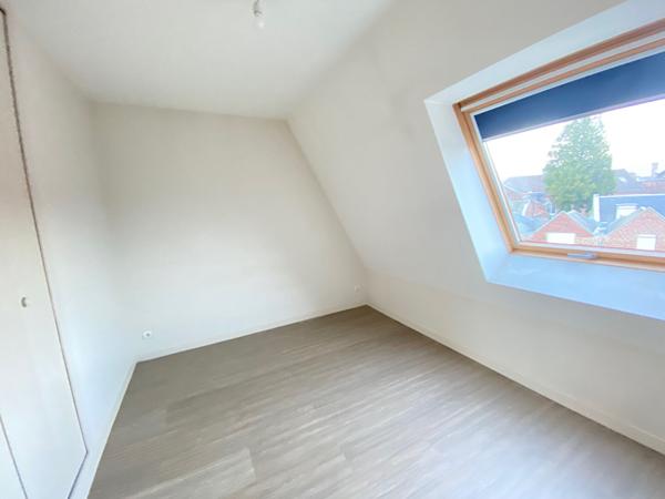 A LOUER APPARTEMENT PROCHE CENTRE VILLE DE ST QUENTIN 02100