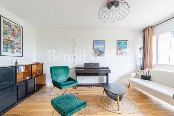 Grand T2 dernier étage avec balcon-terrasse et vue dégagée