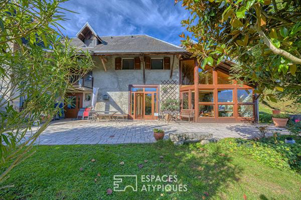 Ancienne ferme du XVIIIe rénovée avec charme et vue montagne