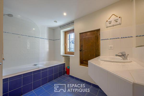 Ancienne ferme du XVIIIe rénovée avec charme et vue montagne