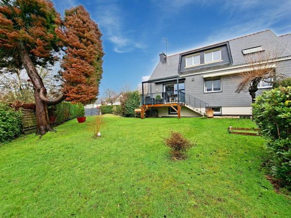 MAISON FAMILIALE AVEC VIE DE PLAIN-PIED