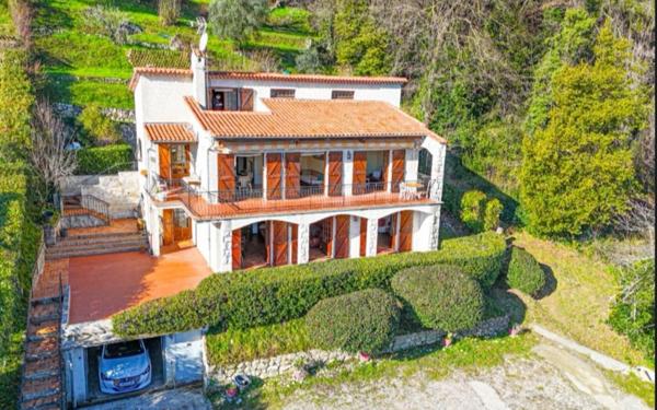 Maison à vendre    7 pièces •  La Colle-sur-Loup