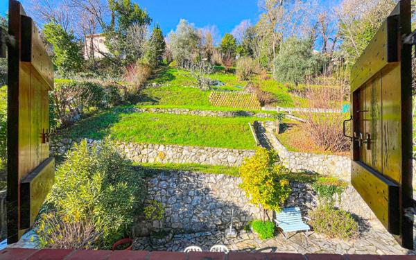 Maison à vendre    7 pièces •  La Colle-sur-Loup