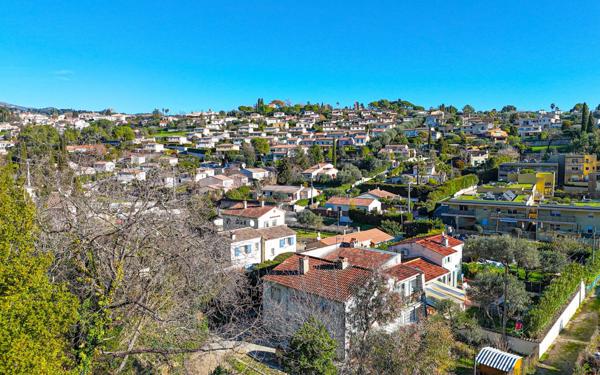Maison à vendre    7 pièces •  La Colle-sur-Loup