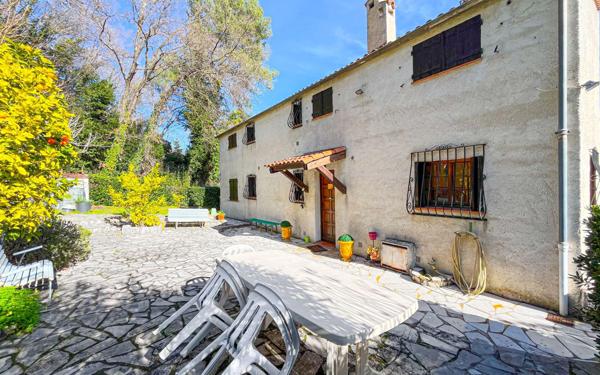 Maison à vendre    7 pièces •  La Colle-sur-Loup