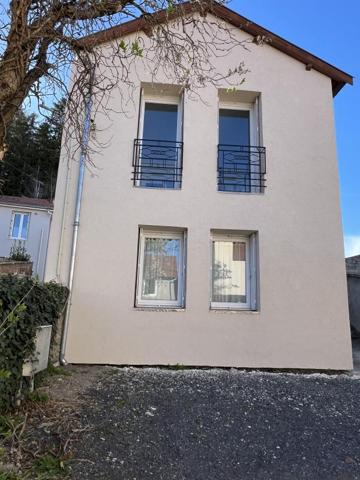 REF 12374 - 11 RUE DE VALENCIENNES - F1 AU 1ER ETAGE