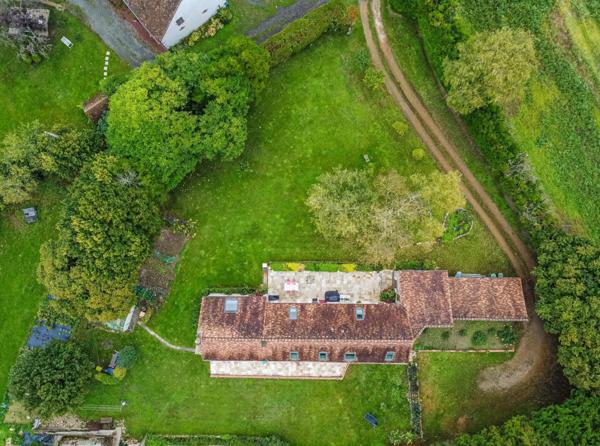 Maison à PARIGNE-L'EVEQUE, 72250 - 6 pièces 180m²