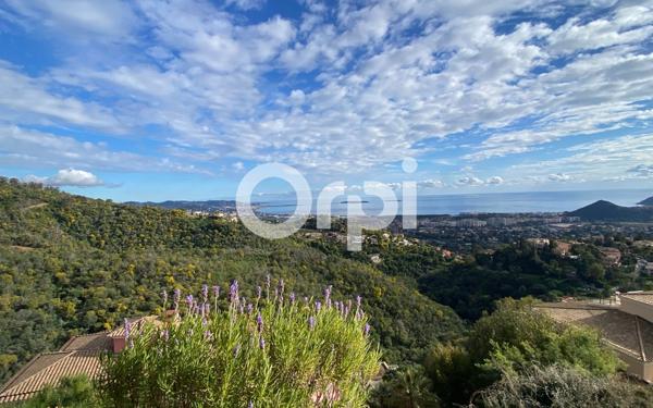 Appartement à vendre    3 pièces • 45,65 m2 Mandelieu-la-Napoule