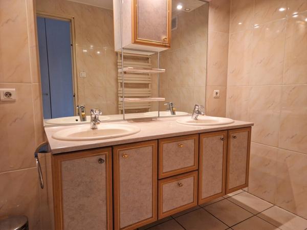 Bel appartement 5 pièces au dernier étage avec vue exceptionnelle