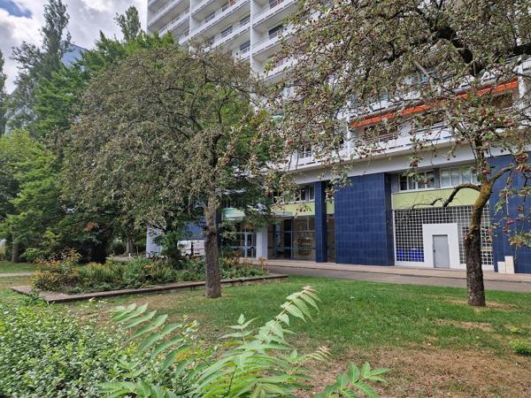 Bel appartement 5 pièces au dernier étage avec vue exceptionnelle
