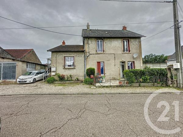 Maison à vendre  8 pièces - 287 m 2   LAPALISSE  - 03