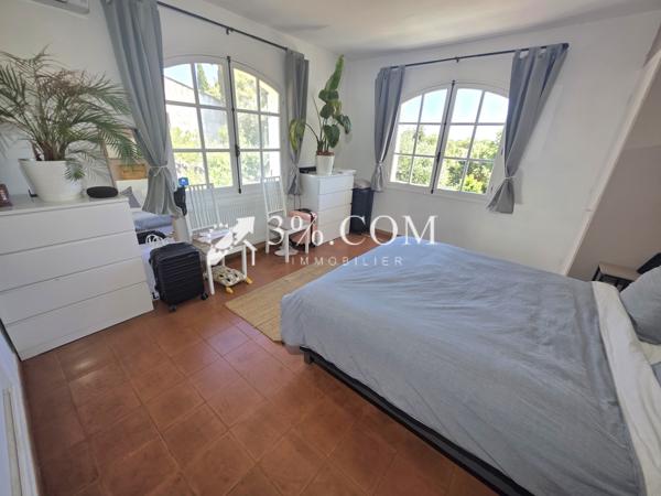 Villa 7 pièce(s) 6 chambre(s) 157 m²