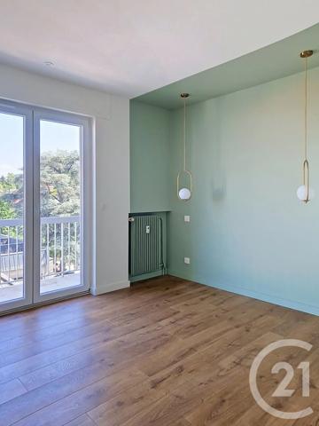 Appartement T6 à vendre  5 pièces - 100,52 m 2   CHAMALIERES  - 63