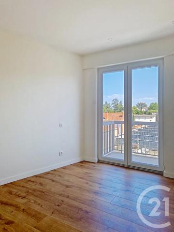 Appartement T6 à vendre  5 pièces - 100,52 m 2   CHAMALIERES  - 63
