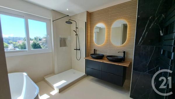 Appartement T6 à vendre  5 pièces - 100,52 m 2   CHAMALIERES  - 63