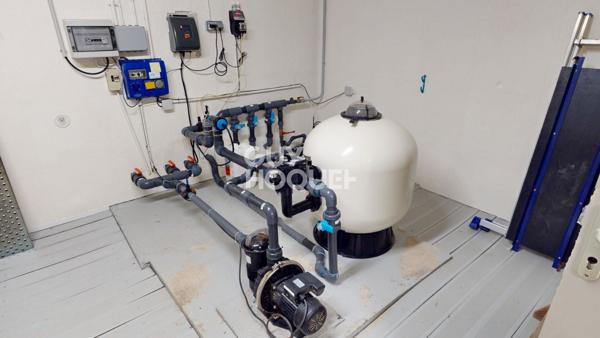 A VENDRE - Propriété 4 chambres de 160 m² avec piscine - AOUSTE SUR SYE 26400