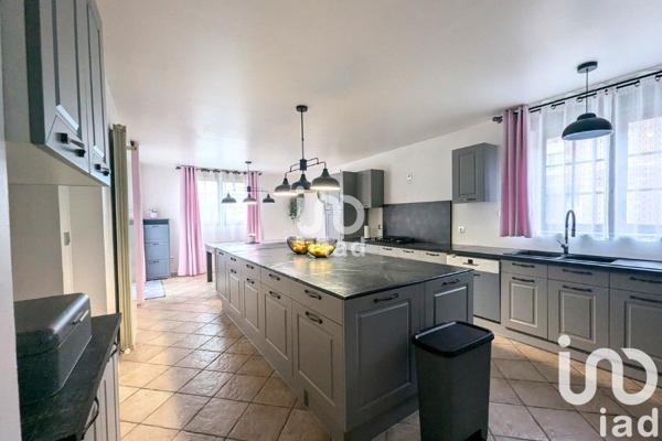 Maison traditionnelle 7 pièces de 215 m² à Grenay (62160)