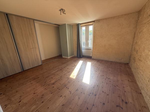 Maison  5 pièce(s)  3 chambre(s)  156 m²