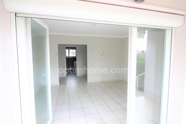 Appartement à louer 3 pièces SANARY SUR MER (83)