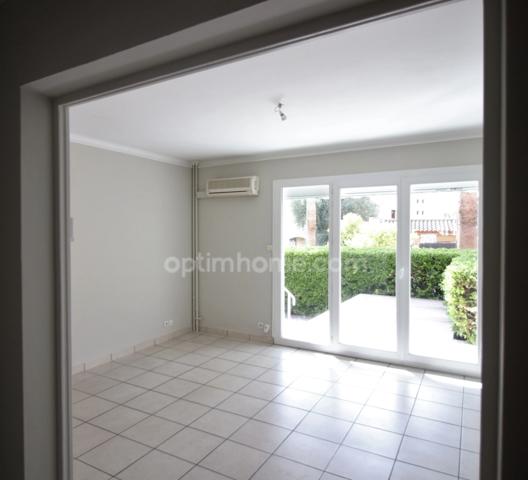 Appartement à louer 3 pièces SANARY SUR MER (83)