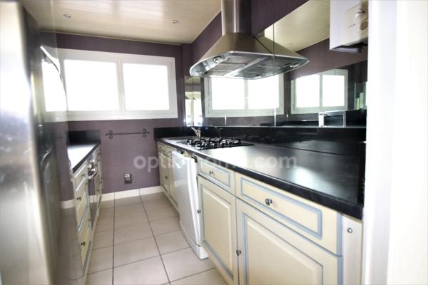 Appartement à louer 3 pièces SANARY SUR MER (83)