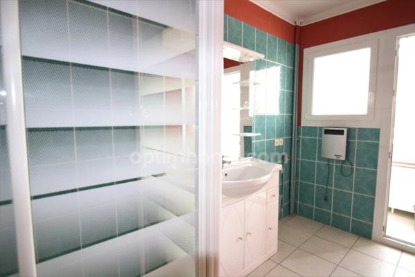 Appartement à louer 3 pièces SANARY SUR MER (83)