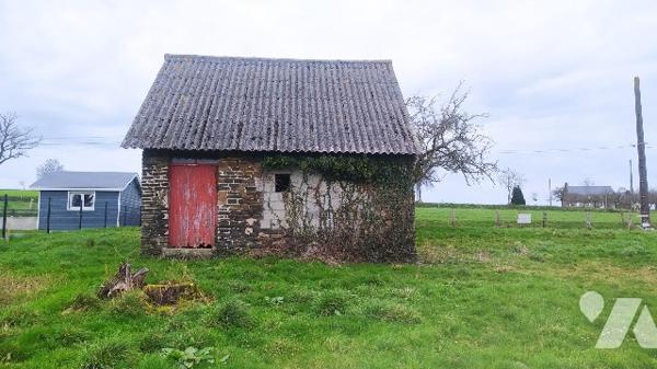 Terrain à bâtir de 2 127 m² non viabilisé