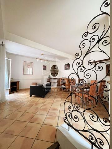 Maison de village meublée + garage