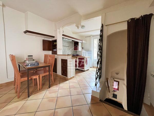 Maison de village meublée + garage