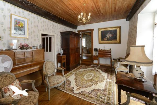 Maison à vendre |  Montbron |  6 pièces | 227,8 m²