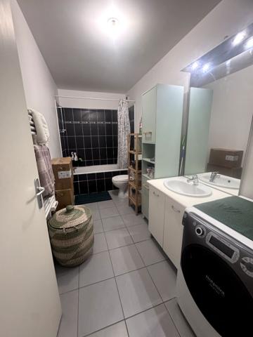 Appartement à louer 830 € CC Marseille 2 p 36 m² DPE A