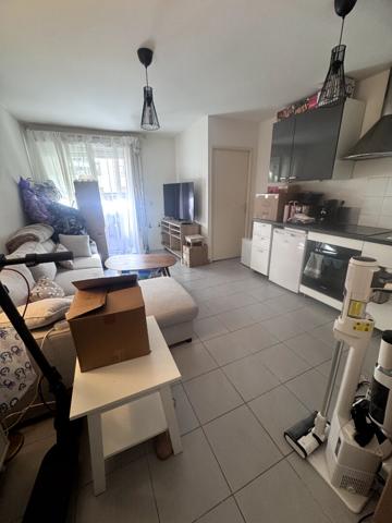 Appartement à louer 830 € CC Marseille 2 p 36 m² DPE A