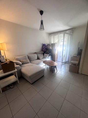Appartement à louer 830 € CC Marseille 2 p 36 m² DPE A