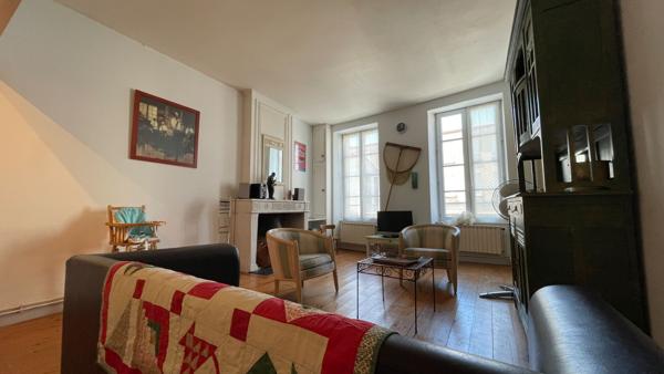 A LOUER APPARTEMENT MEUBLE LA ROCHELLE CENTRE VILLE